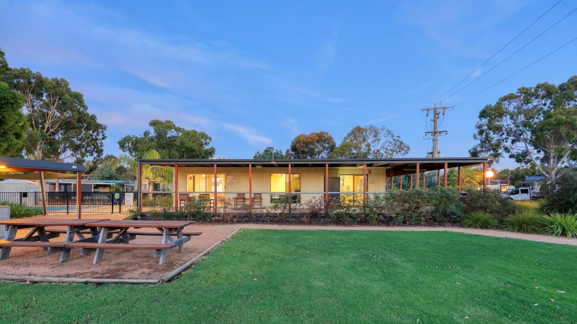 Yarrawonga Riverlands Tourist Park Εξωτερικό φωτογραφία